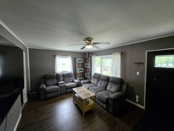 376 S Oak ST, Manteno, IL 60950