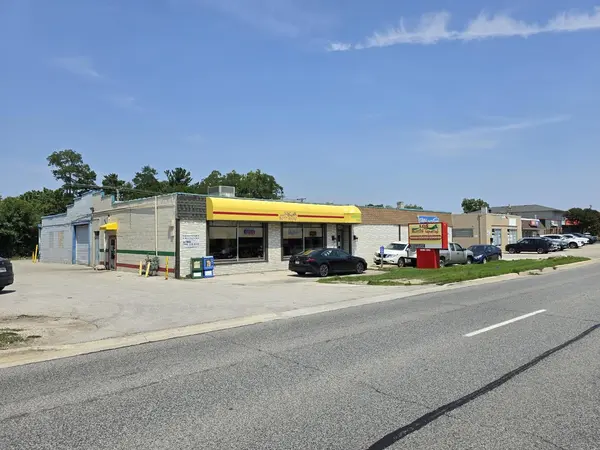 1340 Ogden AVE, Downers Grove, IL 60515