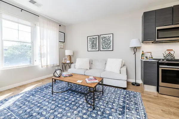 229 Park AVE #202, Clarendon Hills, IL 60514