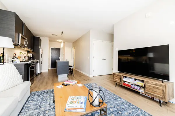229 Park AVE #202, Clarendon Hills, IL 60514