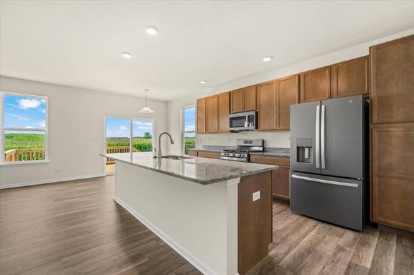202 Cress Creek TRL, Poplar Grove, IL 61065