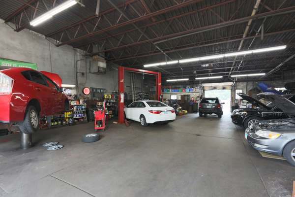 3010 W Irving Park RD, Chicago, IL 60618