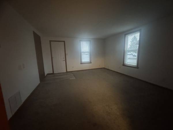 111 Monroe ST, Genoa, IL 60135