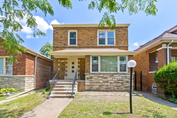 8647 S Kingston AVE, Chicago, IL 60617