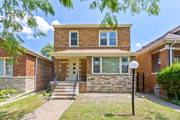 8647 S Kingston AVE, Chicago, IL 60617