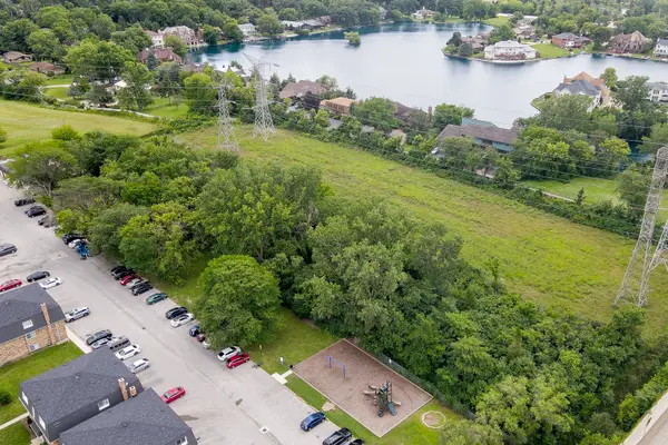 9600 Lyman AVE, Des Plaines, IL 60016