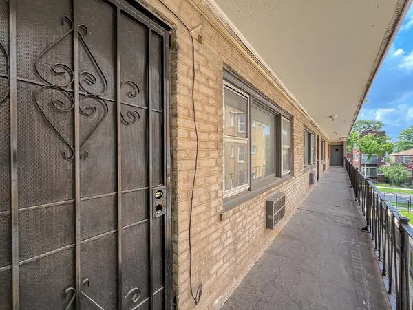 7727 S Colfax AVE, Chicago, IL 60649
