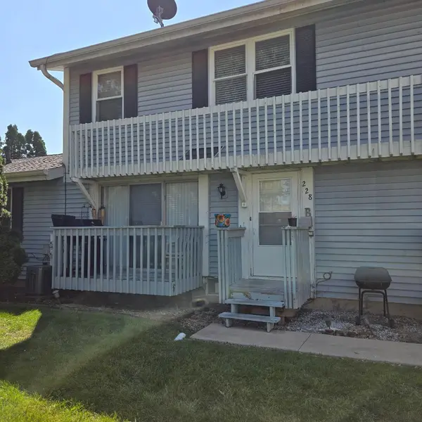 228 ELKHORN CT #B, Bolingbrook, IL 60440