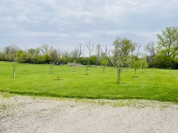 1976 E 24th RD, Ransom, IL 60470