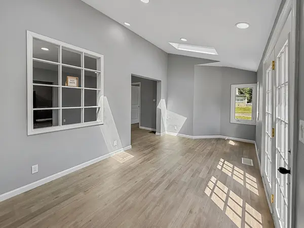 302 W Cook ST, Sheffield, IL 61361
