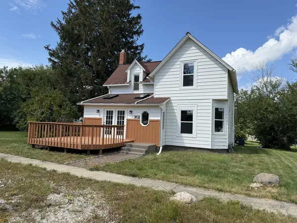 302 W Cook ST, Sheffield, IL 61361