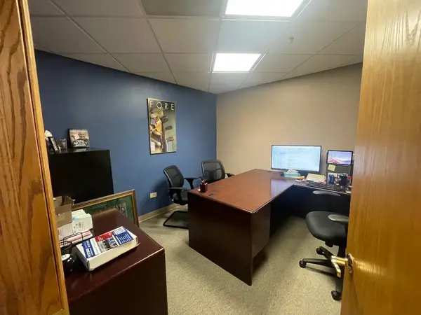 650 Spring Hill Ring RD #2000, West Dundee, IL 60118