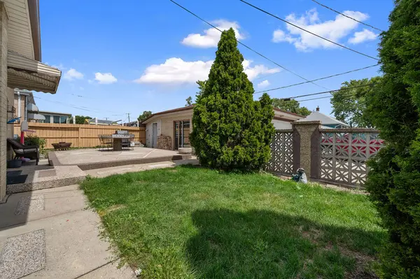 9740 Linn AVE, Schiller Park, IL 60176