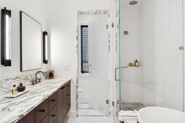 2237 W Roscoe ST #2W, Chicago, IL 60618