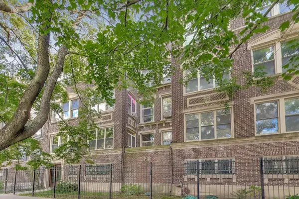 1059 E Hyde Park BLVD #1, Chicago, IL 60615