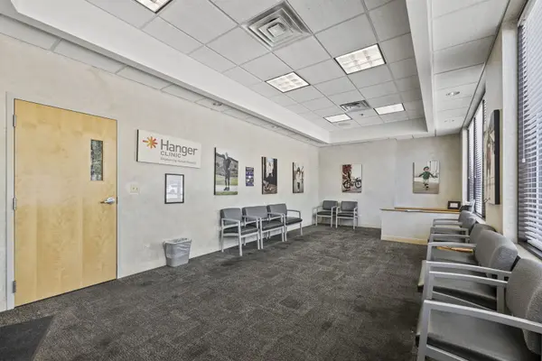 401 Harrison ST, Oak Park, IL 60304
