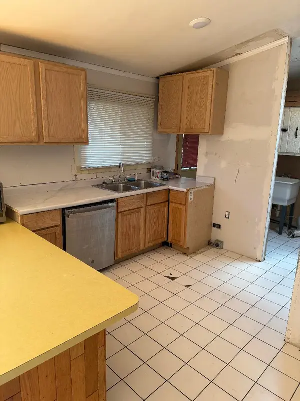 5555 W 90th ST, Oak Lawn, IL 60453