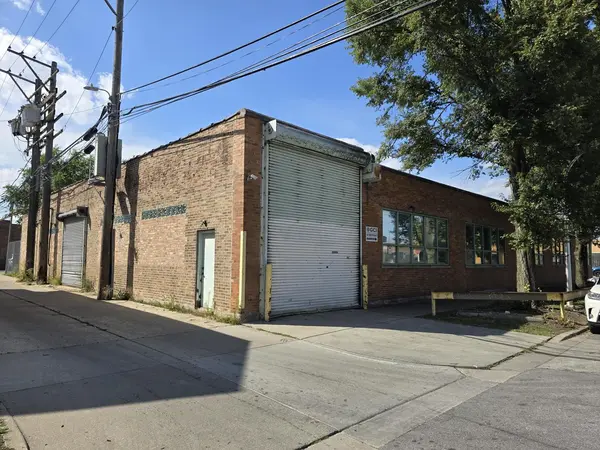 4535 W Addison ST, Chicago, IL 60641