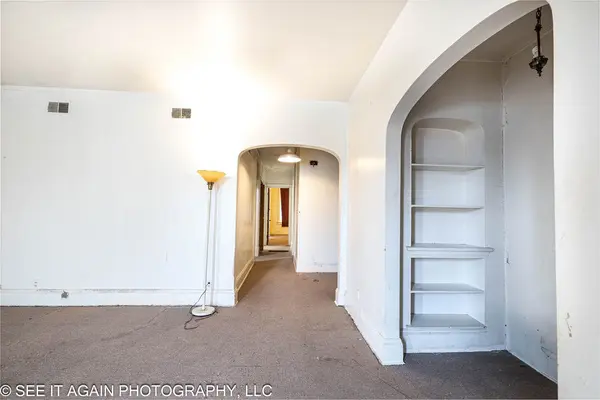 7930 S Luella AVE, Chicago, IL 60617