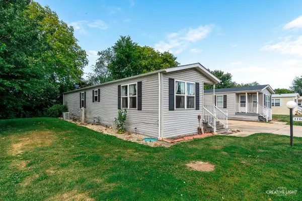 120 Cardinal LN #A, Sandwich, IL 60548