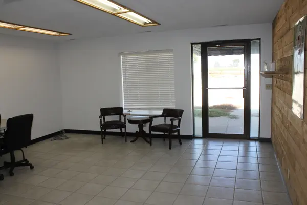 320 W Lincoln HWY, Cortland, IL 60112