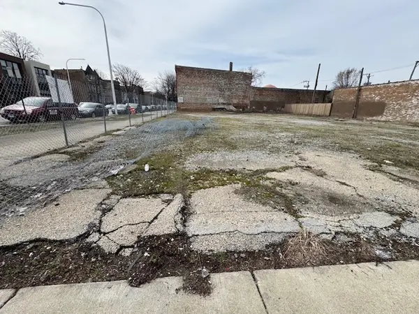131 E 43rd ST, Chicago, IL 60653
