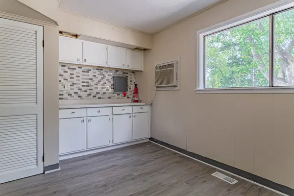 120 GROW LN, Streamwood, IL 60107