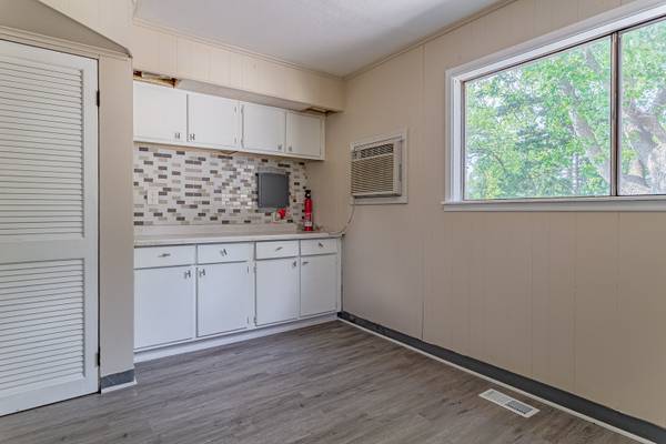 120 GROW LN, Streamwood, IL 60107