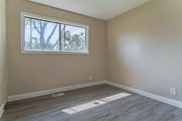 120 GROW LN, Streamwood, IL 60107