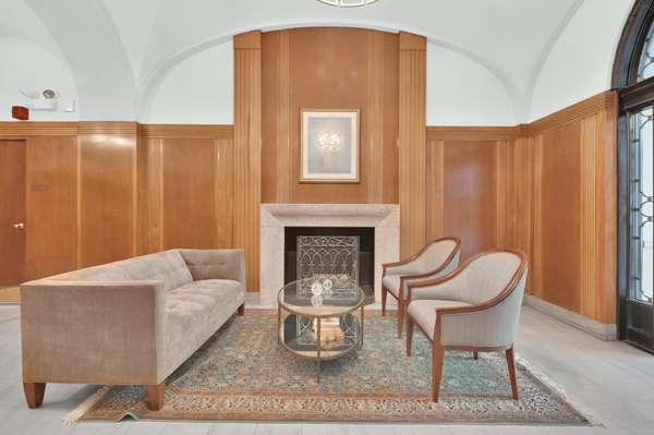 1755 E 55th ST #301, Chicago, IL 60615