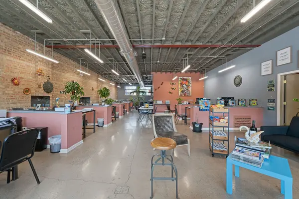 5940 W Montrose AVE, Chicago, IL 60634