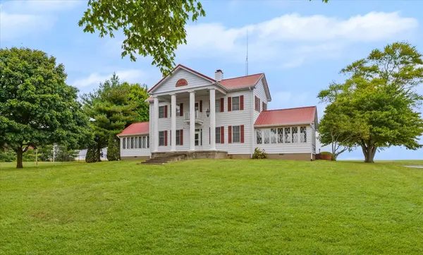 2550 E County Road 1375 RD, Newman, IL 61942