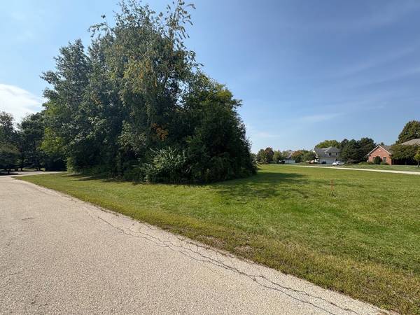 6001 Brighton LN, Lakewood, IL 60014