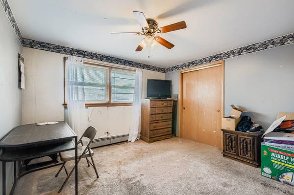 9045 S Sacramento AVE, Evergreen Park, IL 60805