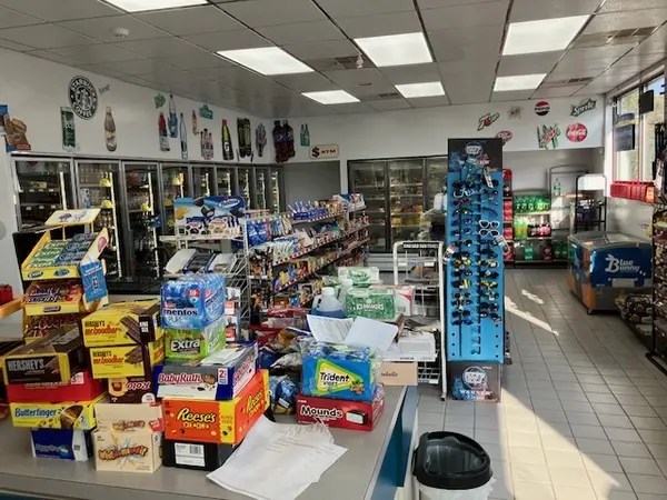 999 N Confidential RD, Confidential, IL 00000