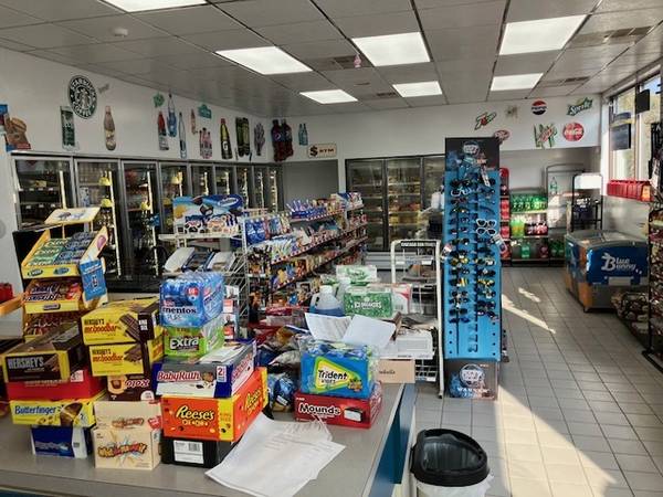 999 N Confidential RD, Confidential, IL 00000