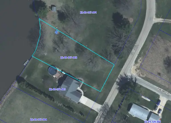 701 Woodland DR, Dixon, IL 61021