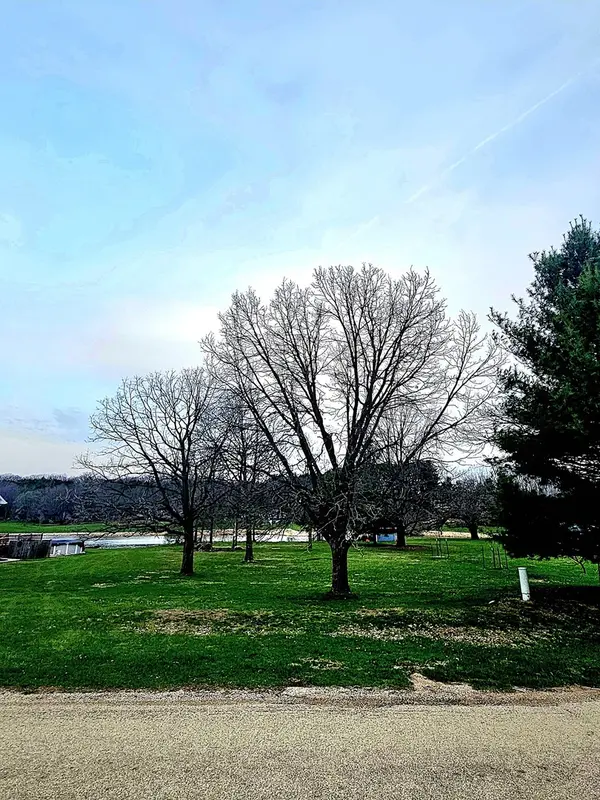 701 Woodland DR, Dixon, IL 61021