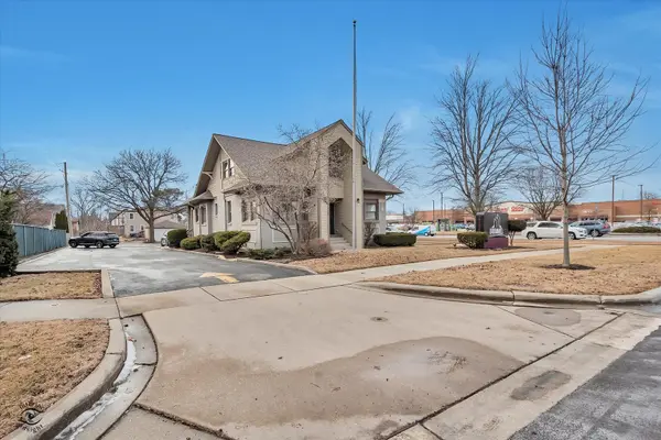849 N Ellsworth ST, Naperville, IL 60563