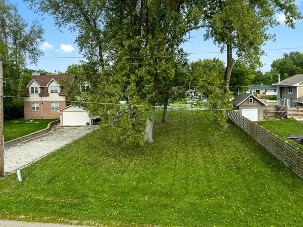 26118 W Oak AVE, Antioch, IL 60002