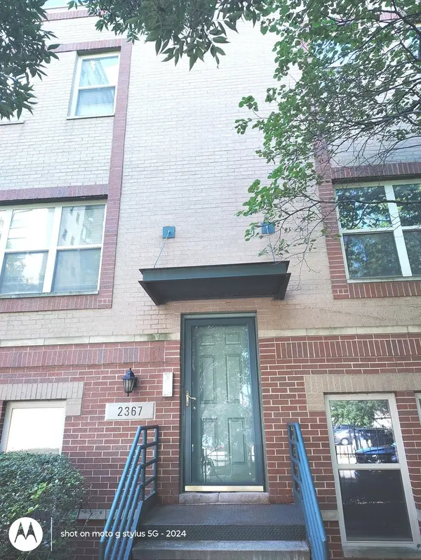 2367 E 70th PL #1A, Chicago, IL 60649