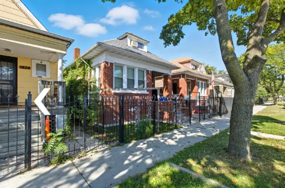 5820 S Washtenaw AVE, Chicago, IL 60629