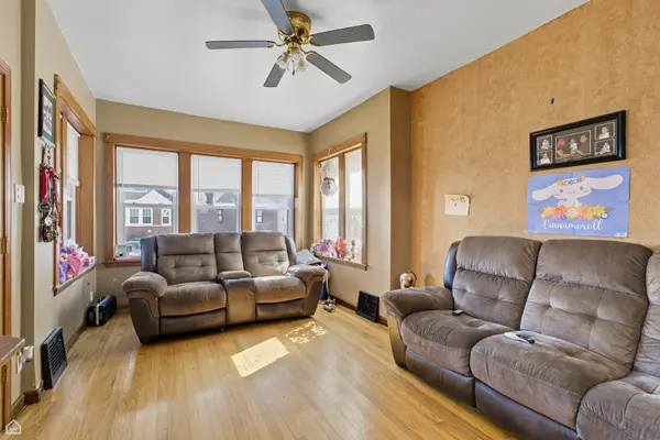 5820 S Washtenaw AVE, Chicago, IL 60629