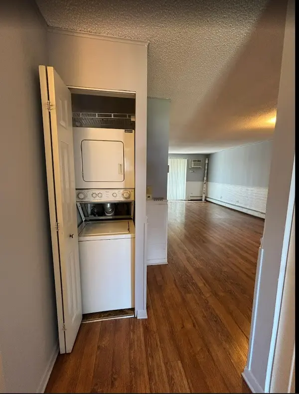 231 GREGORY ST #11, Aurora, IL 60504