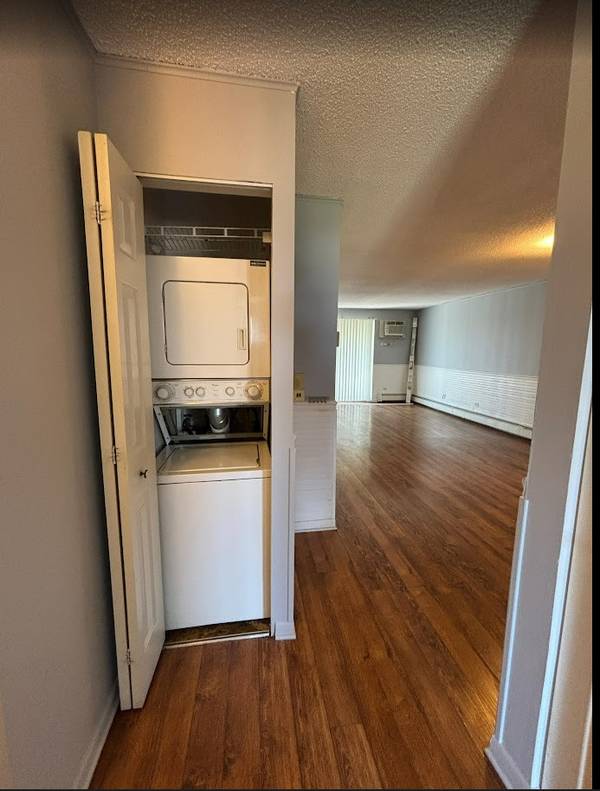 231 GREGORY ST #11, Aurora, IL 60504