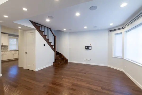 3227 N Nottingham AVE, Chicago, IL 60634