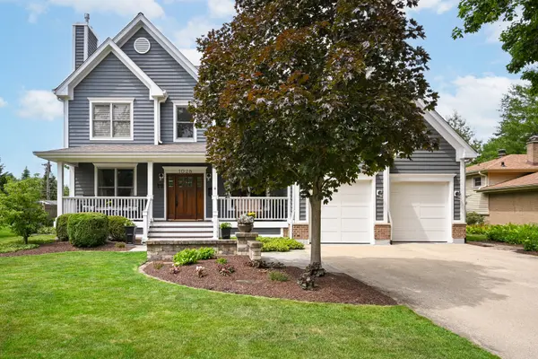 1028 Shady LN, Glen Ellyn, IL 60137