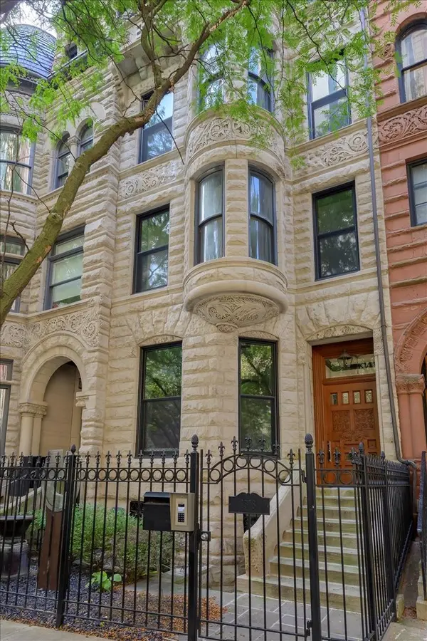 1318 N ASTOR ST, Chicago, IL 60610