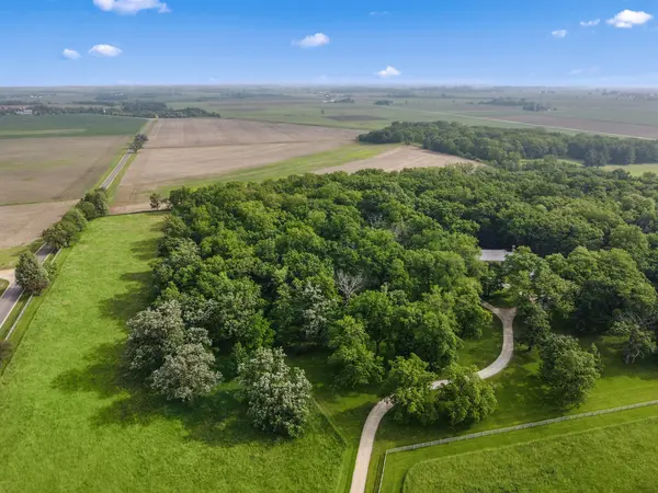 7208 White Oaks RD, Harvard, IL 60033