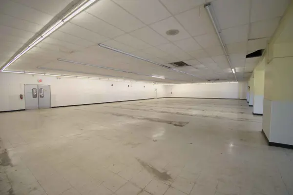 5101 W Division ST, Chicago, IL 60651